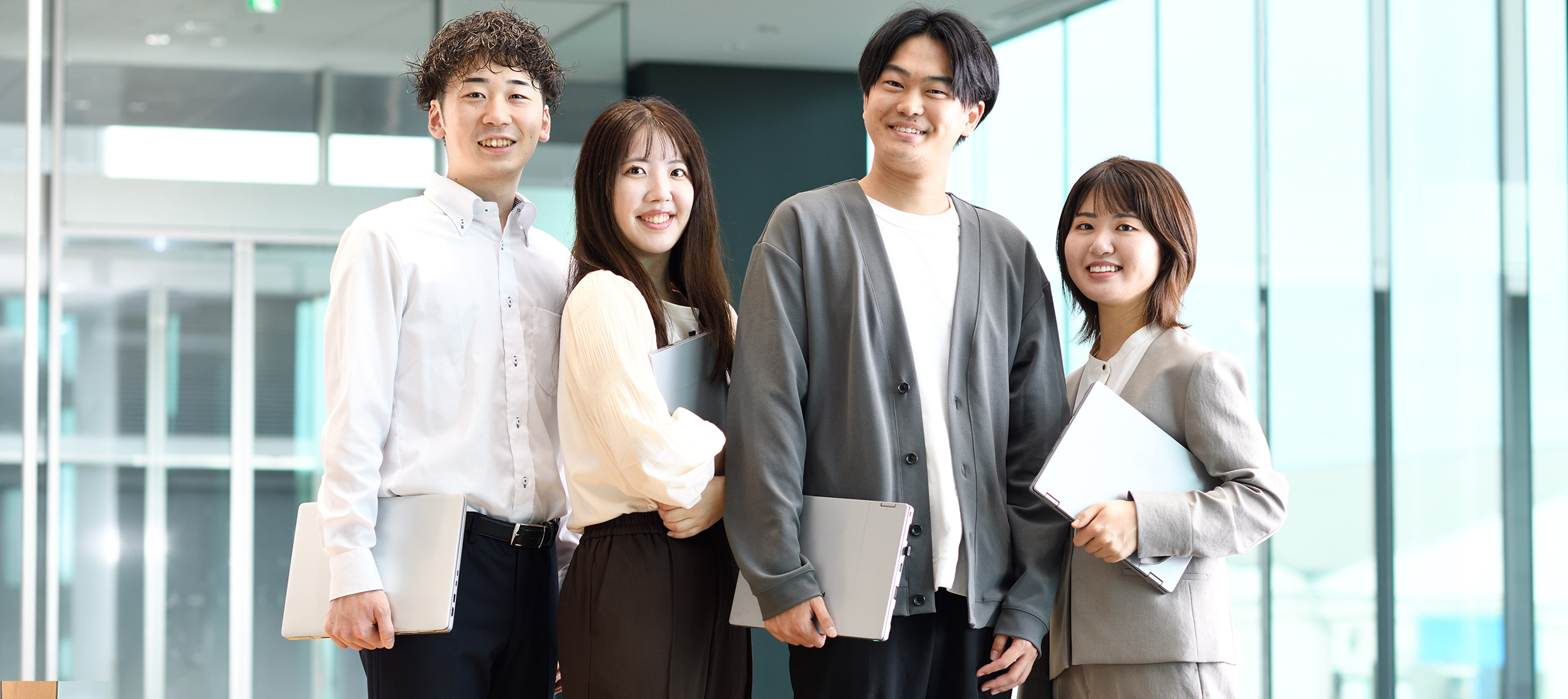 ［メインビジュアル］LET YOUR IDEAS LEAD CHANGE